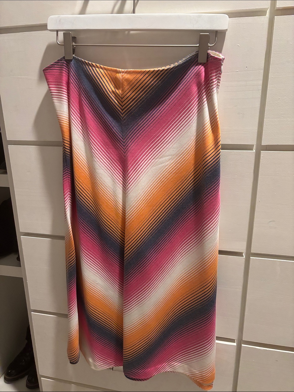 Trina Turk Chevron Midi Skirt in Pink, Orange & Navy Sz 10